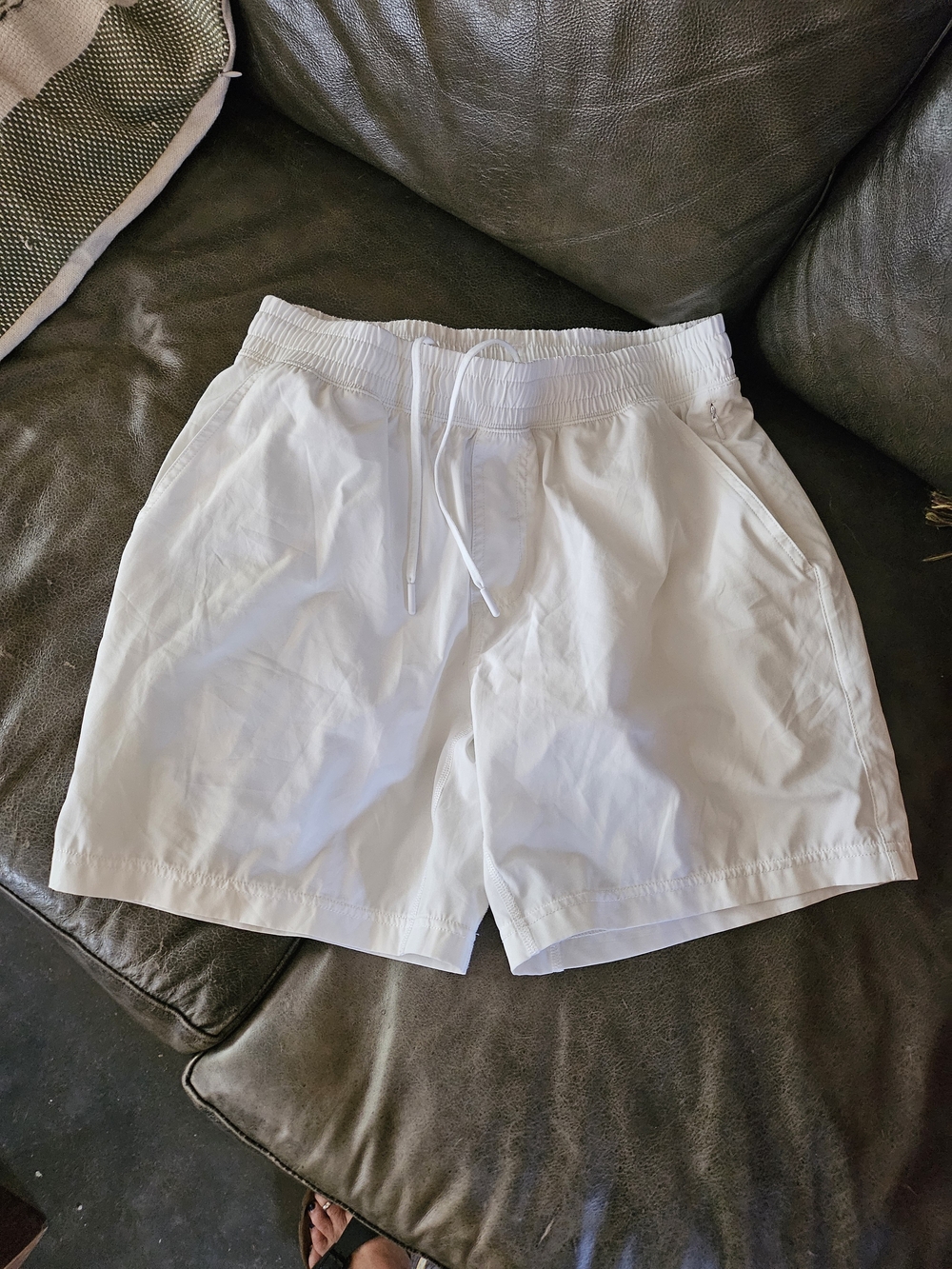 RHONE Men's White Athletic Lightweight Lined Trunk Drawstring Shorts M